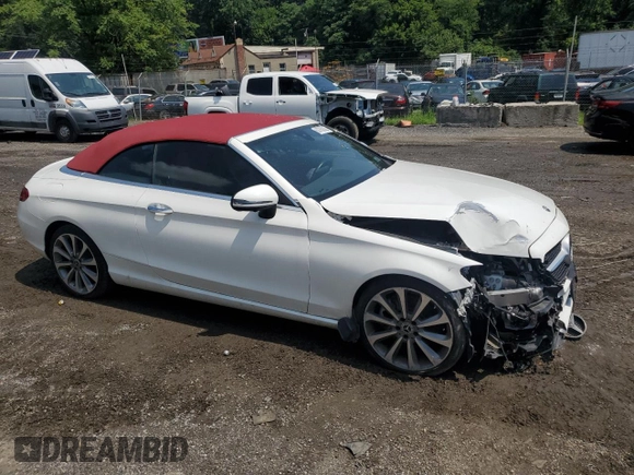 2018 Mercedes-Benz C 300 z VIN WDDWK4KB4JF722182, wystawiony jako Copart lot #63760835 z przebiegiem 83 132 mil mil oraz Czysty tytuł • Clean title. Historia ofert i sprzedaży dostępna na DreamBid. Obrazek 4.
