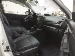 2019 Subaru Forester Limited with VIN JF2SKAUC3KH526772, listed as a IAAI auction lot 41769522 with 35,688 mi miles. Bid and sale history available at carsss.com. Image 5.