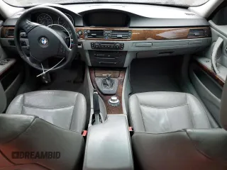 2006 BMW 3 Series 325i z VIN WBAVB13506KX39313, wystawiony jako Copart lot #56875025 z przebiegiem Nie podano mil oraz Szkoda całkowita • Salvage title. Historia ofert i sprzedaży dostępna na DreamBid. Obrazek 8.