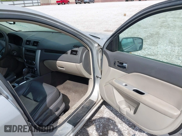 2010 Mercury Milan Premier with VIN 3MEHM0JA4AR647788, listed as a IAAI auction lot 42166118 with 254,223 mi miles and . Bid and sale history available at DreamBid. Image 5.
