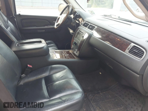 2008 GMC Yukon Denali с VIN 1GKFK63878J102480, выставлен на аукционе IAAI как лот 42410257 с пробегом 258 841 миль миль и . История ставок и продаж доступна на DreamBid. Изображение 5.