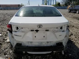 2021 Toyota Corolla LE with VIN JTDEPMAE5MJ132786, listed as a Copart auction lot 54755225 with 44,684 mi miles and Salvage Title. Bid and sale history available at DreamBid. Image 6.
