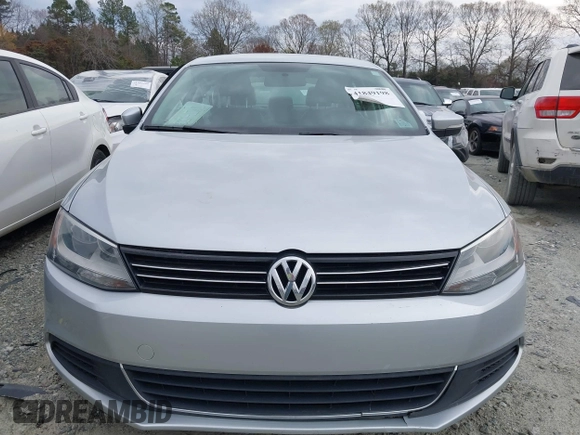 2013 Volkswagen Jetta Sedan SE with VIN 3VWDP7AJ3DM211027, listed as a IAAI auction lot 41849198 with 125,624 mi miles. Bid and sale history available at carsss.com. Image 12.