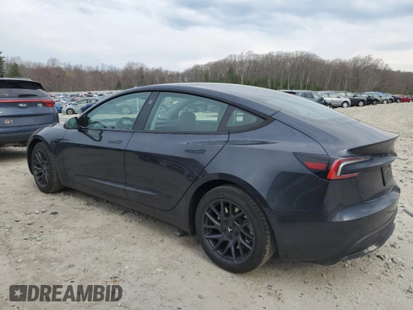 2024 Tesla Model 3 z VIN 5YJ3E1EA2RF772519, wystawiony jako Copart lot #54485255 z przebiegiem 11 110 mil mil oraz Szkody całkowita. Historia ofert i sprzedaży dostępna na DreamBid. Obrazek 2.