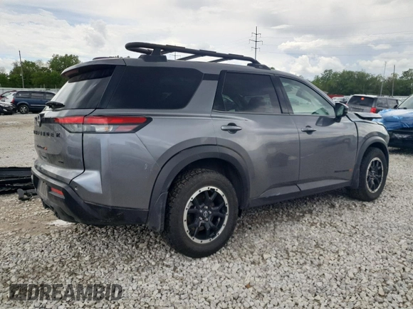 2023 Nissan Pathfinder SV z VIN 5N1DR3BD4PC274458, wystawiony jako Copart lot #56911285 z przebiegiem Nie podano mil oraz Szkoda całkowita • Salvage title. Historia ofert i sprzedaży dostępna na DreamBid. Obrazek 3.