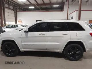 2015 Jeep Grand Cherokee Laredo with VIN 1C4RJFAG4FC747532, listed as a IAAI auction lot 41764541 with 196,385 mi miles. Bid and sale history available at carsss.com. Image 14.