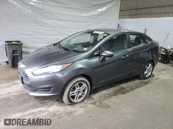 2019 Ford Fiesta SE z VIN 3FADP4BJ5KM124183, wystawiony jako Copart lot #53210525 z przebiegiem 77 120 mil mil oraz Szkoda całkowita • Salvage title. Historia ofert i sprzedaży dostępna na DreamBid. Obrazek 1.