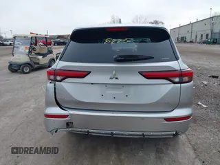 2023 Mitsubishi Outlander SE z VIN JA4J4UA84PZ056012, wystawiony jako IAAI lot #41858225 z przebiegiem 46 808 mil mil oraz . Historia ofert i sprzedaży dostępna na DreamBid. Obrazek 17.
