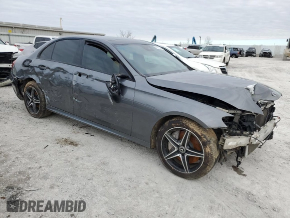 2019 Mercedes-Benz E-Class E 300 with VIN WDDZF4KB4KA525755, listed as a Copart auction lot 84372664 with 0 mi miles and Salvage Title. Bid and sale history available at carsss.com. Image 4.
