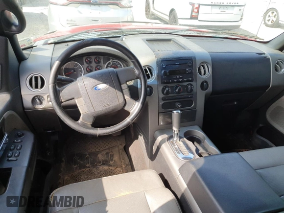 2007 Ford F-150 XLT z VIN 1FTPW04597KB21935, wystawiony jako Copart lot #50253215 z przebiegiem 368 300 mil mil oraz Szkoda całkowita • Salvage title. Historia ofert i sprzedaży dostępna na DreamBid. Obrazek 8.