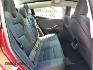 2025 Tesla Model 3 Long Range z VIN 5YJ3E1EA1SF931133, wystawiony jako Copart lot #57804915 z przebiegiem 1 226 mil mil oraz Szkoda całkowita • Salvage title. Historia ofert i sprzedaży dostępna na DreamBid. Obrazek 10.