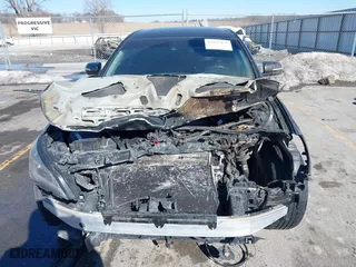 2015 Hyundai Genesis 5.0L with VIN KMHGN4JF2FU026395, listed as a IAAI auction lot 41675475 with 113,174 mi miles. Bid and sale history available at carsss.com. Image 12.