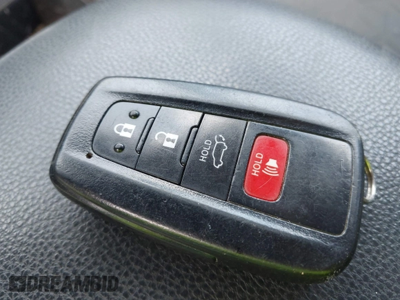 2020 Toyota RAV4 Hybrid XLE z VIN 2T3RWRFV7LW072553, wystawiony jako IAAI lot #42197281 z przebiegiem 166 115 mil mil oraz . Historia ofert i sprzedaży dostępna na DreamBid. Obrazek 11.