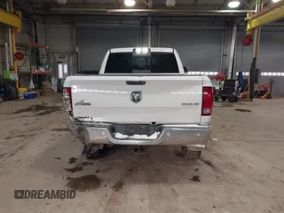 2018 Ram 2500 Big Horn with VIN 3C6UR5DL5JG126920, listed as a IAAI auction lot 41589711 with 111,213 mi miles. Bid and sale history available at carsss.com. Image 16.