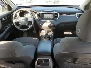 2020 Kia Sorento LX z VIN 5XYPG4A35LG671902, wystawiony jako Copart lot #49855845 z przebiegiem 94 537 mil mil oraz Czysty tytuł • Clean title. Historia ofert i sprzedaży dostępna na DreamBid. Obrazek 8.