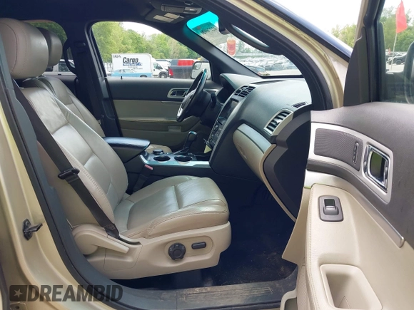 2011 Ford Explorer XLT z VIN 1FMHK8D88BGA81069, wystawiony jako IAAI lot #42276921 z przebiegiem 211 646 mil mil oraz . Historia ofert i sprzedaży dostępna na DreamBid. Obrazek 5.