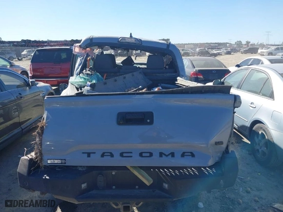 2019 Toyota Tacoma 4WD SR with VIN 3TMCZ5AN5KM199346, listed as a IAAI auction lot 41678090 with 1 mi miles. Bid and sale history available at carsss.com. Image 18.