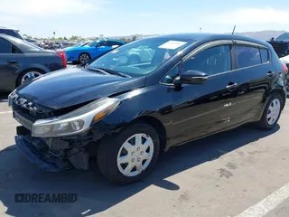 2017 Kia Forte LX z VIN KNAFK5A84H5696833, wystawiony jako IAAI lot #42024006 z przebiegiem 96 414 mil mil oraz . Historia ofert i sprzedaży dostępna na DreamBid. Obrazek 2.