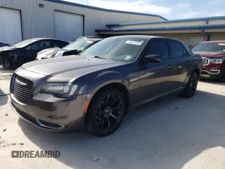 2019 Chrysler 300 Touring z VIN 2C3CCAAG4KH582628, wystawiony jako Copart lot #45531595 z przebiegiem 83 098 mil mil oraz Szkoda całkowita • Salvage title. Historia ofert i sprzedaży dostępna na DreamBid. Obrazek 1.
