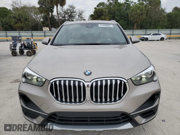 2022 BMW X1 sDrive28i with VIN WBXJG7C07N5V39345, listed as a Copart auction lot 41490005 with 26,894 mi miles and Salvage Title. Bid and sale history available at carsss.com. Image 5.
