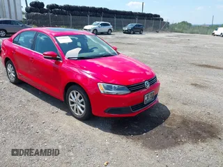 2013 Volkswagen Jetta SE с VIN 3VWDP7AJ9DM448802, выставлен на аукционе IAAI как лот 42860616 с пробегом Не указан миль и . История ставок и продаж доступна на DreamBid. Изображение 1.
