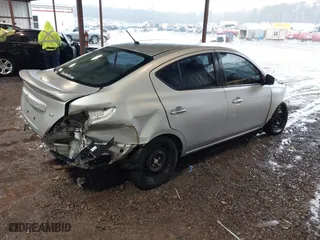 2019 Nissan Versa Sedan SV with VIN 3N1CN7AP3KL880199, listed as a IAAI auction lot 41571655 with 84,561 mi miles. Bid and sale history available at carsss.com. Image 4.
