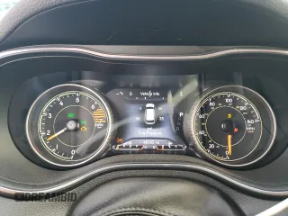 2020 Jeep Cherokee Limited с VIN 1C4PJLDB9LD538430, выставлен на аукционе Copart как лот 53652935 с пробегом 48 183 миль миль и Списание • Salvage title. История ставок и продаж доступна на DreamBid. Изображение 9.