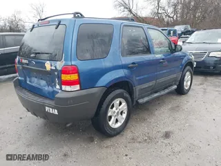 2007 Ford Escape XLT with VIN 1FMYU93117KA12085, listed as a IAAI auction lot 41195171 with 97,706 mi miles. Bid and sale history available at carsss.com. Image 4.