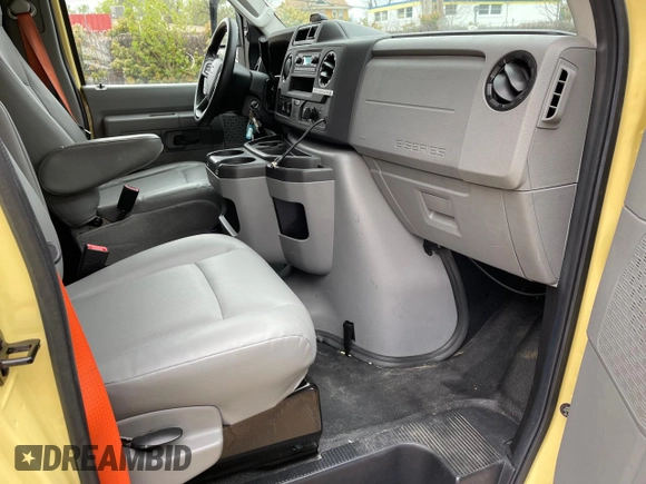 2021 Ford Econoline Cargo with VIN 1FDXE4FN8MDC34245, listed as a Copart auction lot 52241605 with 70,916 mi miles and Clean Title. Bid and sale history available at DreamBid. Image 5.