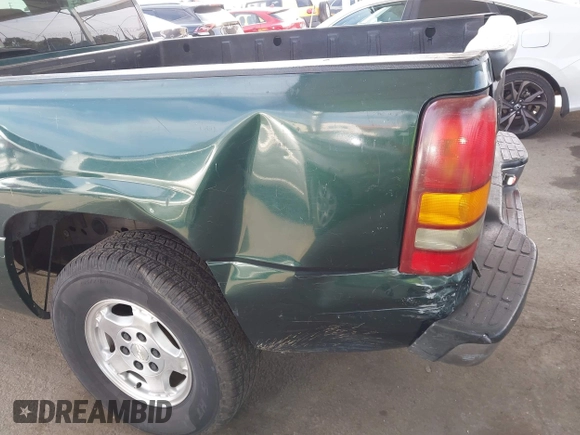 2001 Chevrolet Silverado 1500 LS with VIN 2GCEC19V111272435, listed as a IAAI auction lot 42040260 with 184,968 mi miles. Bid and sale history available at carsss.com. Image 6.