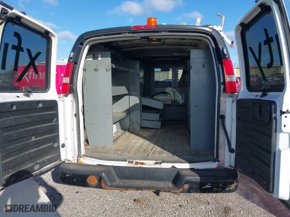 2008 GMC Savana Cargo Van with VIN 1GTGG25C781186098, listed as a IAAI auction lot 41969369 with 176,012 mi miles. Bid and sale history available at carsss.com. Image 12.