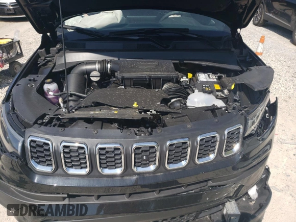 2024 Jeep Compass Latitude Lux z VIN 3C4NJDFN7RT136185, wystawiony jako Copart lot #69064434 z przebiegiem 339 mil mil oraz Szkoda całkowita • Salvage title. Historia ofert i sprzedaży dostępna na DreamBid. Obrazek 12.