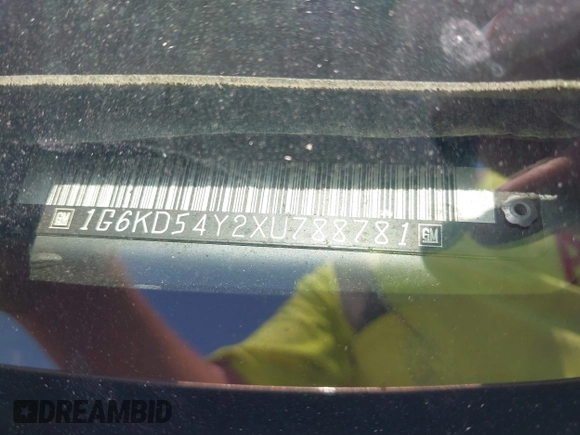 1999 Cadillac DeVille z VIN 1G6KD54Y2XU788781, wystawiony jako IAAI lot #42390531 z przebiegiem 180 328 mil mil oraz . Historia ofert i sprzedaży dostępna na DreamBid. Obrazek 13.