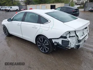 2024 Honda Accord Touring с VIN 1HGCY2F80RA090757, выставлен на аукционе IAAI как лот 41999518 с пробегом 3 862 миль миль и . История ставок и продаж доступна на DreamBid. Изображение 3.