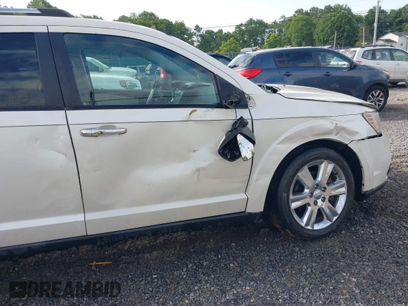 2013 Dodge Journey Crew with VIN 3C4PDDDG9DT685464, listed as a IAAI auction lot 42641982 with 155,901 mi miles and . Bid and sale history available at DreamBid. Image 18.
