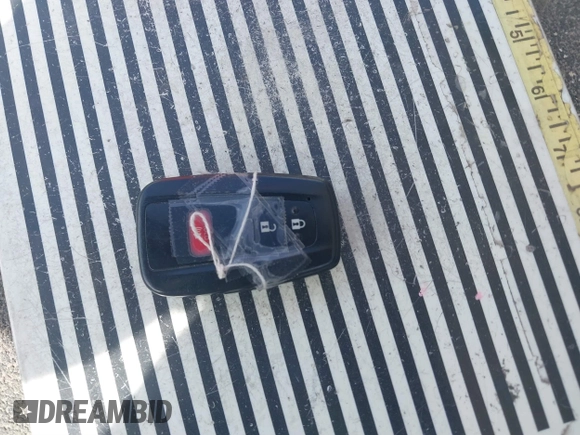 2017 Toyota Prius Two z VIN JTDKARFU0H3043350, wystawiony jako IAAI lot #41707190 z przebiegiem 145 542 mil mil oraz . Historia ofert i sprzedaży dostępna na DreamBid. Obrazek 11.
