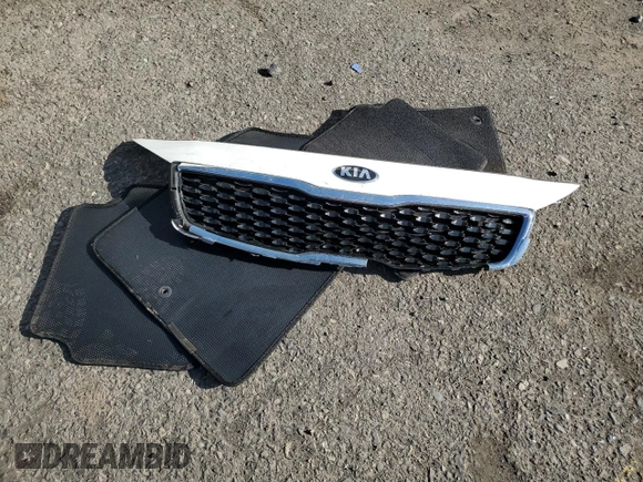 2018 Kia Forte LX with VIN 3KPFK4A71JE281810, listed as a Copart auction lot 48655715 with 101,804 mi miles and Salvage Title. Bid and sale history available at carsss.com. Image 12.