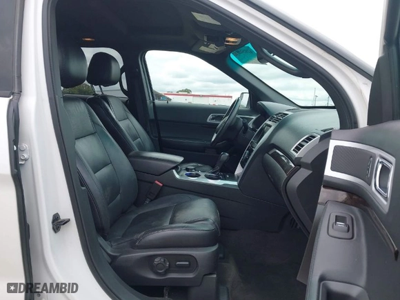 2014 Ford Explorer Limited with VIN 1FM5K8F86EGA64338, listed as a IAAI auction lot 42058403 with 118,981 mi miles. Bid and sale history available at carsss.com. Image 5.