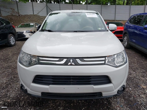 2014 Mitsubishi Outlander SE z VIN JA4AD3A37EZ015188, wystawiony jako IAAI lot #42281043 z przebiegiem 116 876 mil mil oraz . Historia ofert i sprzedaży dostępna na DreamBid. Obrazek 12.