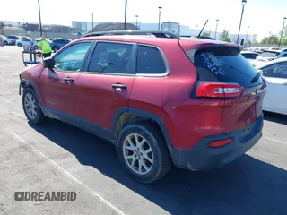 2017 Jeep Cherokee Sport z VIN 1C4PJLAB3HW559080, wystawiony jako IAAI lot #42206718 z przebiegiem 97 638 mil mil oraz . Historia ofert i sprzedaży dostępna na DreamBid. Obrazek 3.