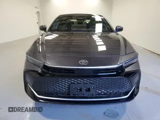2024 Toyota Crown XLE z VIN JTDAAAAF6R3029685, wystawiony jako Copart lot #85633104 z przebiegiem 11 849 mil mil oraz Czysty tytuł • Clean title. Historia ofert i sprzedaży dostępna na DreamBid. Obrazek 5.