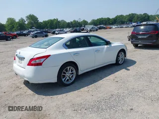 2009 Nissan Maxima S z VIN 1N4AA51E59C861653, wystawiony jako IAAI lot #42467806 z przebiegiem 207 001 mil mil oraz . Historia ofert i sprzedaży dostępna na DreamBid. Obrazek 4.