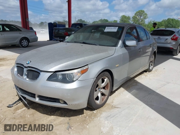 2007 BMW 5 Series 530i with VIN WBANE73557CM52488, listed as a IAAI auction lot 41931344 with 109,254 mi miles. Bid and sale history available at carsss.com. Image 2.