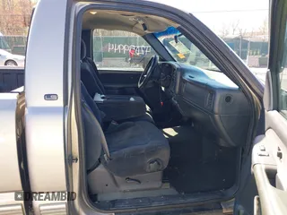 2000 Chevrolet Silverado 1500 with VIN 1GCEC14V1YZ105095, listed as a IAAI auction lot 42059944 with 245,089 mi miles and . Bid and sale history available at DreamBid. Image 5.