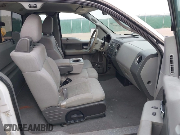 2006 Ford F-150 XLT z VIN 1FTRF04506KC92046, wystawiony jako IAAI lot #42433185 z przebiegiem 248 765 mil mil oraz . Historia ofert i sprzedaży dostępna na DreamBid. Obrazek 5.