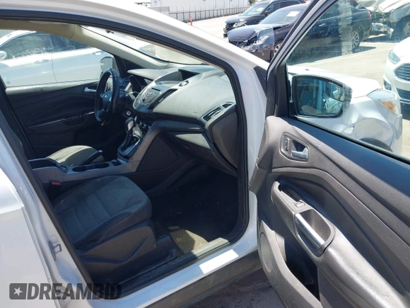 2014 Ford Escape SE with VIN 1FMCU9G98EUA39702, listed as a IAAI auction lot 42683914 with 276,162 mi miles and . Bid and sale history available at DreamBid. Image 5.