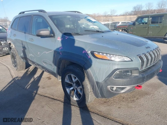 2015 Jeep Cherokee Trailhawk with VIN 1C4PJMBB5FW540094, listed as a IAAI auction lot 41440568 with 191,852 mi miles. Bid and sale history available at carsss.com. Image 1.