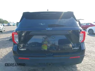 2022 Ford Police Interceptor Utility z VIN 1FM5K8AB8NGC43077, wystawiony jako IAAI lot #41484524 z przebiegiem 26 270 mil mil oraz . Historia ofert i sprzedaży dostępna na DreamBid. Obrazek 17.