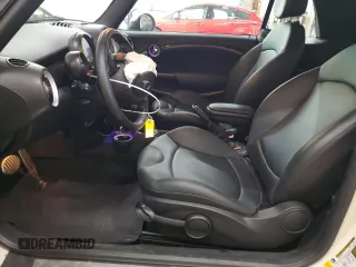 2015 MINI Convertible S с VIN WMWZP3C54F2A90956, выставлен на аукционе Copart как лот 57052545 с пробегом 39 096 миль миль и Списание • Salvage title. История ставок и продаж доступна на DreamBid. Изображение 7.