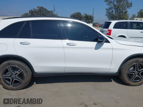 2021 Mercedes-Benz GLC 300 z VIN W1N0G8DB5MV276777, wystawiony jako IAAI lot #42451723 z przebiegiem 71 022 mil mil oraz . Historia ofert i sprzedaży dostępna na DreamBid. Obrazek 13.